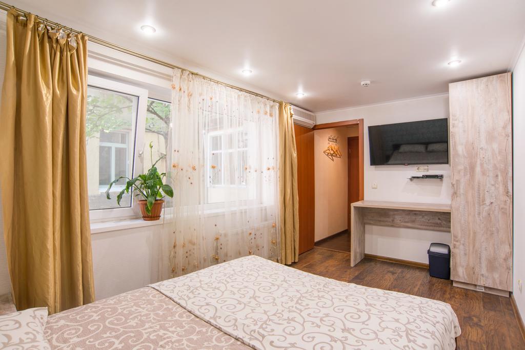 Hostel Berloga Odessa Eksteriør billede