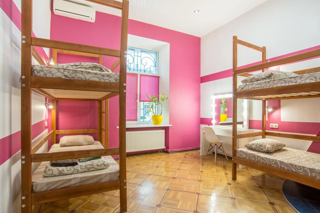 Hostel Berloga Odessa Eksteriør billede
