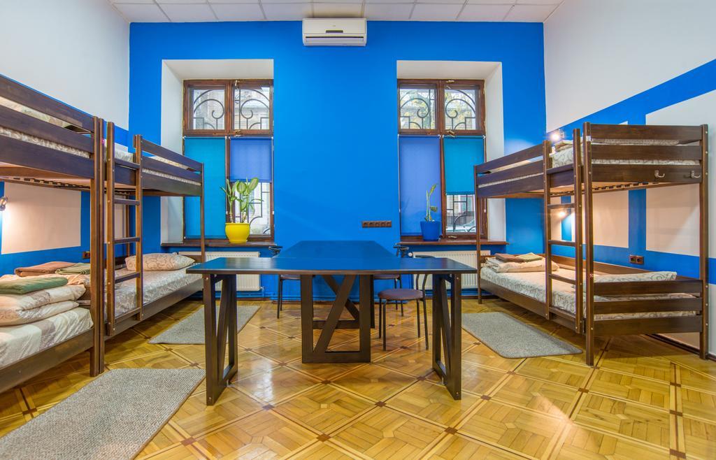 Hostel Berloga Odessa Eksteriør billede